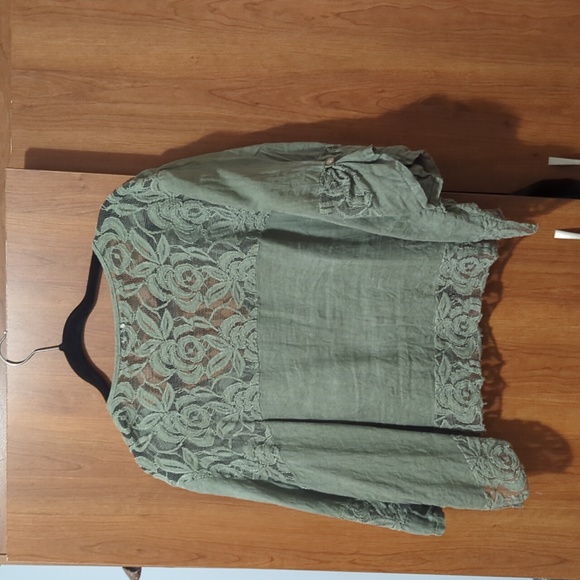 Top - Picture 2 of 6